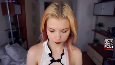 Snapshot of quennabrucker chatting on November 2025 04:23:02 AM Tate online show from November 2025 04:23:02 AM