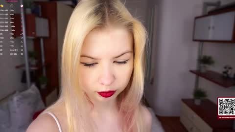 Snapshot of quennabrucker chatting on December 2025 06:33:01 AM Tate online show from December 2025 06:33:01 AM
