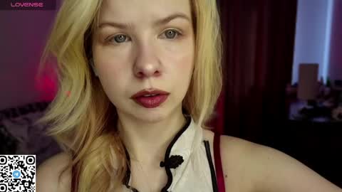Snapshot of quennabrucker chatting on April 2026 06:18:01 AM Tate online show from April 2026 06:18:01 AM