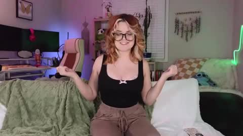 Snapshot of quervoqueen1 chatting on January 2025 02:15:01 AM Bri online show from January 2025 02:15:01 AM