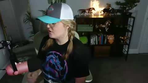 Snapshot of quervoqueen1 chatting on November 2025 03:16:02 AM Bri online show from November 2025 03:16:02 AM