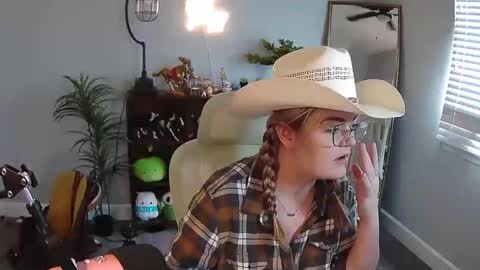 Snapshot of quervoqueen1 chatting on December 2025 06:23:01 PM Bri online show from December 2025 06:23:01 PM