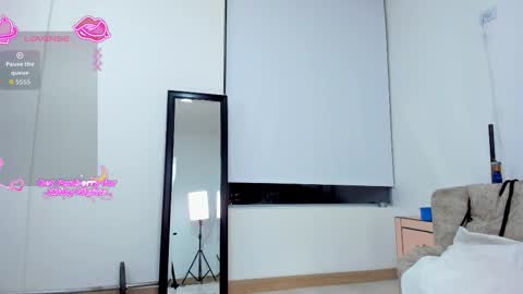 Snapshot of quimeralady chatting on November 2025 05:32:02 AM Quimera online show from November 2025 05:32:02 AM