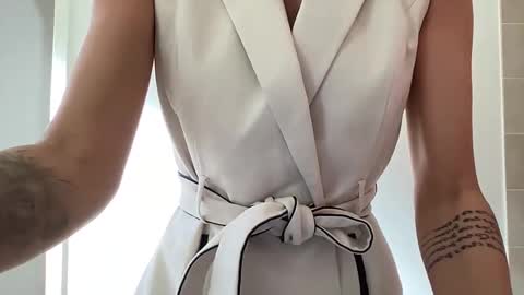 Snapshot of quinnyelena chatting on February 2025 12:16:01 PM Quinnyelena online show from February 2025 12:16:01 PM