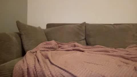 Snapshot of quinnyelena chatting on September 2025 07:08:01 PM Quinnyelena online show from September 2025 07:08:01 PM