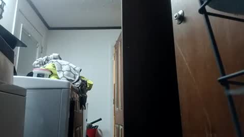 Snapshot of r04233054 chatting on December 2025 04:18:02 AM r04233054 online show from December 2025 04:18:02 AM