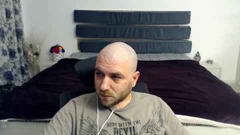 R0bila online show from January 2025 11:43:02 PM