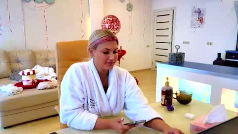 Jess  John online show from February 2025 08:44:02 AM