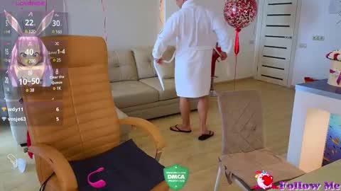 Jess  John online show from February 2025 10:48:02 AM