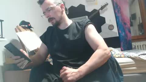 Raccoon68 online show from April 2026 03:45:01 PM