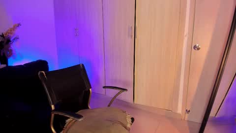 natalia  -  online show from November 2025 03:18:02 AM