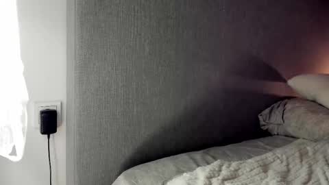 Sherryl online show from November 2025 09:14:01 PM