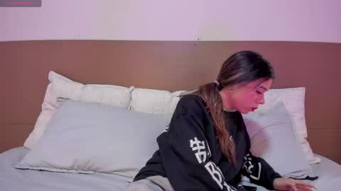 Rachell online show from April 2026 04:07:02 AM