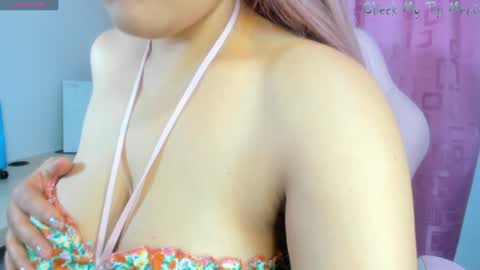 Snapshot of rachellward chatting on February 2025 10:21:02 AM REY online show from February 2025 10:21:02 AM