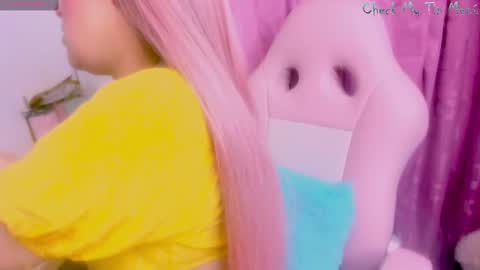 Snapshot of rachellward chatting on September 2025 10:15:01 AM REY online show from September 2025 10:15:01 AM