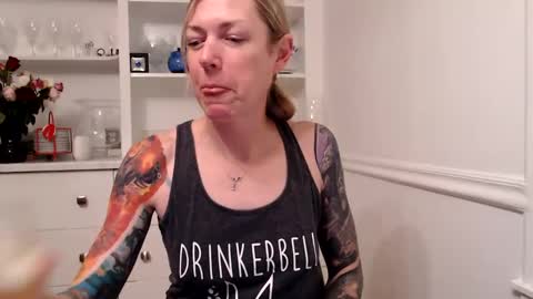 Snapshot of racytracy80 chatting on January 2025 05:36:02 AM Racy Tracy online show from January 2025 05:36:02 AM