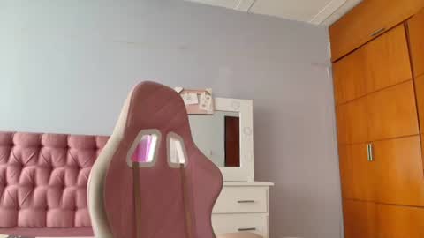 Snapshot of radiantgoddes chatting on December 2024 04:01:02 PM radiantgoddes online show from December 2024 04:01:02 PM