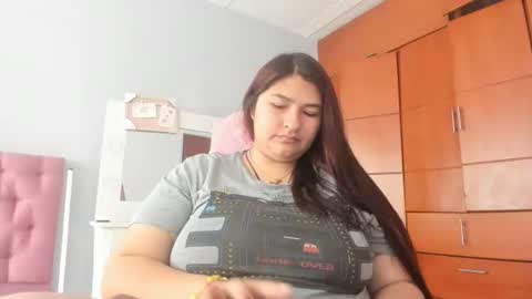 Snapshot of radiantgoddes chatting on December 2024 01:12:01 PM radiantgoddes online show from December 2024 01:12:01 PM