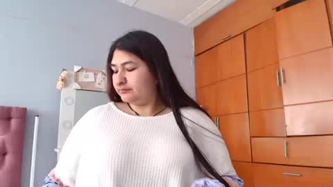 Snapshot of radiantgoddes chatting on January 2025 01:41:02 PM radiantgoddes online show from January 2025 01:41:02 PM