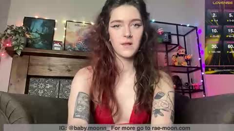 Snapshot of rae_moon chatting on March 2026 06:58:02 PM Rae online show from March 2026 06:58:02 PM