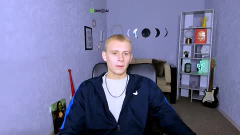 Snapshot of rafael_bien chatting on November 2025 07:08:01 AM rafael online show from November 2025 07:08:01 AM