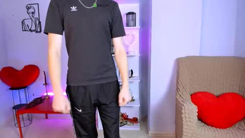 Snapshot of rafael_bien chatting on November 2025 07:18:01 AM rafael online show from November 2025 07:18:01 AM