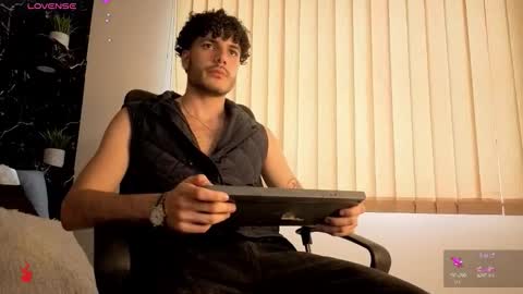 R A F A E L online show from December 2025 08:27:02 PM