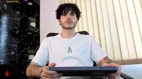 Snapshot of rafael_mendez chatting on March 2026 07:16:02 PM R A F A E L online show from March 2026 07:16:02 PM