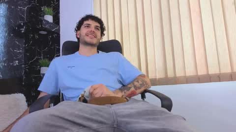 Snapshot of rafael_mendez chatting on March 2026 09:29:02 PM R A F A E L online show from March 2026 09:29:02 PM