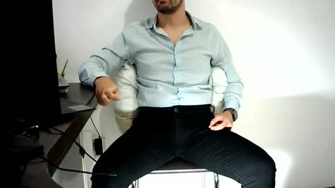Snapshot of rafaelssk chatting on June 2026 06:44:01 PM elenacam online show from June 2026 06:44:01 PM