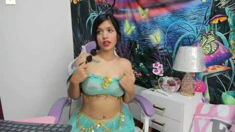 Snapshot of rainbow__coockie chatting on January 2025 10:45:01 PM rainbow__coockie online show from January 2025 10:45:01 PM