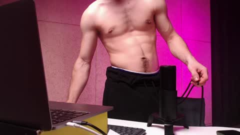 Snapshot of rainbow_farmer_james chatting on December 2024 08:29:01 PM Rainbow James online show from December 2024 08:29:01 PM