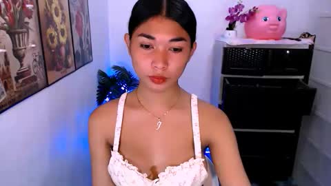 raindrizzle1706 online show from March 2026 04:35:01 PM