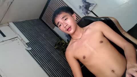 Snapshot of raindrop_cummmer chatting on April 2026 02:20:01 PM rain online show from April 2026 02:20:01 PM