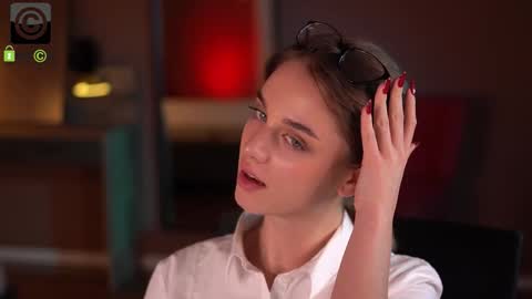 Snapshot of raisadoll chatting on November 2025 06:40:02 PM Raisa online show from November 2025 06:40:02 PM