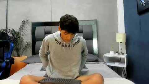 Snapshot of ralf_bauer chatting on September 2025 03:19:02 AM Ralf Bauer online show from September 2025 03:19:02 AM