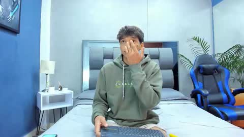 Snapshot of ralf_bauer chatting on September 2025 03:21:02 AM Ralf Bauer online show from September 2025 03:21:02 AM