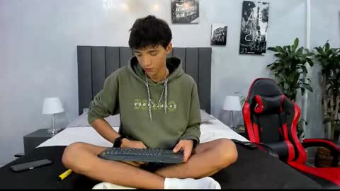 Snapshot of ralf_bauer chatting on September 2025 03:54:01 AM Ralf Bauer online show from September 2025 03:54:01 AM