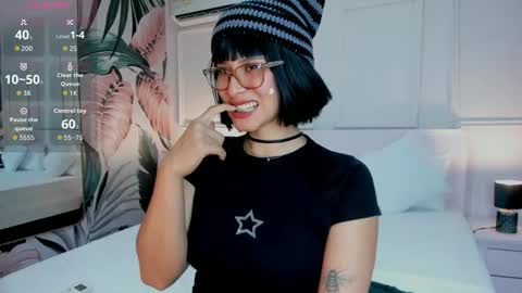 Snapshot of ramonaa_gold chatting on November 2025 02:06:01 AM Ramona online show from November 2025 02:06:01 AM