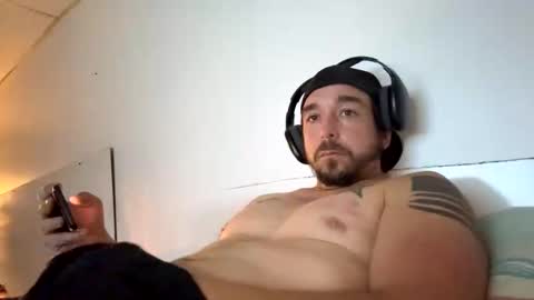 Snapshot of randallpink1111 chatting on November 2025 07:40:01 AM Randall Pink. online show from November 2025 07:40:01 AM