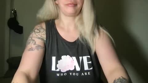 Snapshot of randiigirl69 chatting on February 2025 10:15:02 AM Randii online show from February 2025 10:15:02 AM