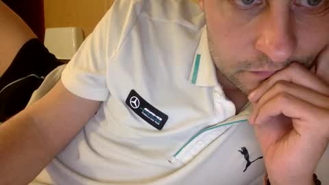 Snapshot of randobad12 chatting on December 2025 08:46:01 PM randobad12 online show from December 2025 08:46:01 PM