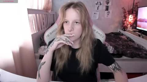 Snapshot of rapunzel_cute chatting on June 2026 01:13:01 PM Rapunzel online show from June 2026 01:13:01 PM
