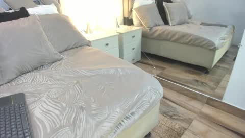 Raquel Moore  online show from February 2026 12:23:02 PM