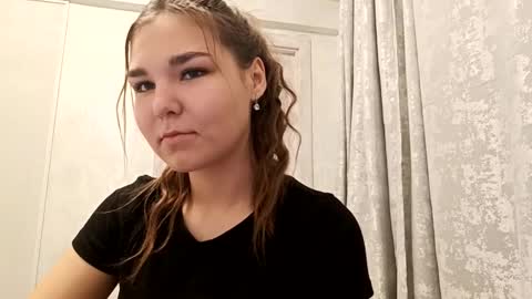 Snapshot of raquelhenrie chatting on December 2025 03:41:02 PM Synthia FIrst day here online show from December 2025 03:41:02 PM