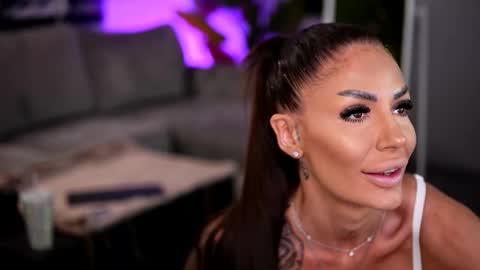 Raquelle online show from March 2026 09:23:01 AM