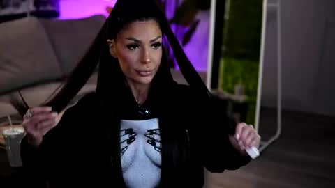 Raquelle online show from April 2026 08:41:01 AM