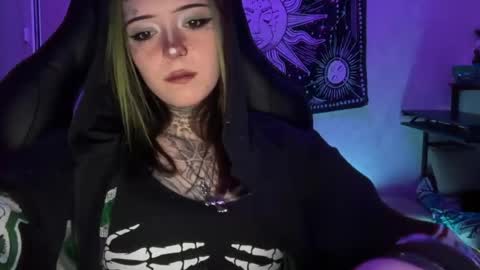 Snapshot of raven_armor chatting on May 2026 05:22:02 PM raven_armor online show from May 2026 05:22:02 PM