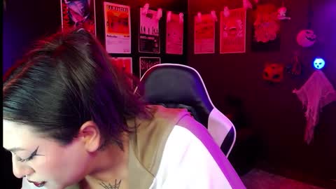 Raven online show from September 2025 08:14:01 PM