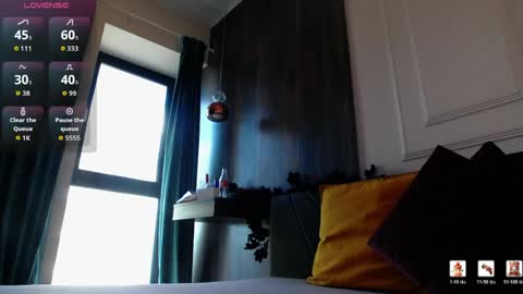 Raven Foxxy online show from April 2026 05:49:02 AM